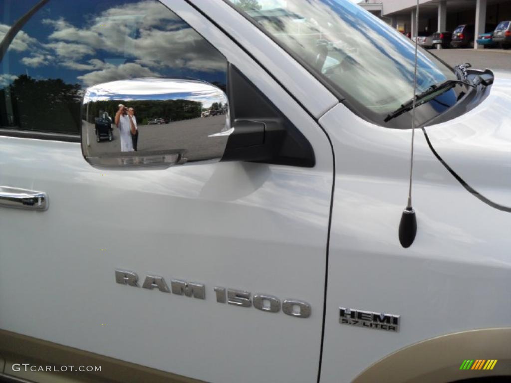 2011 Ram 1500 Laramie Crew Cab - Bright White / Light Pebble Beige/Bark Brown photo #22