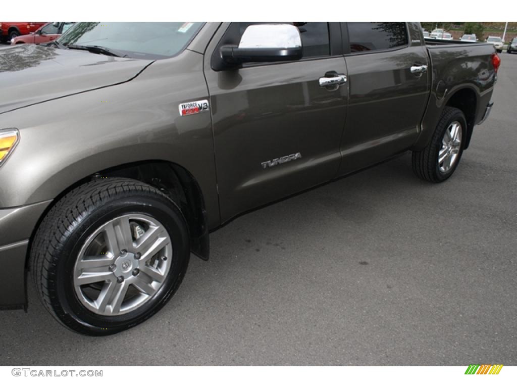 2007 Tundra Limited CrewMax 4x4 - Pyrite Mica / Graphite Gray photo #37