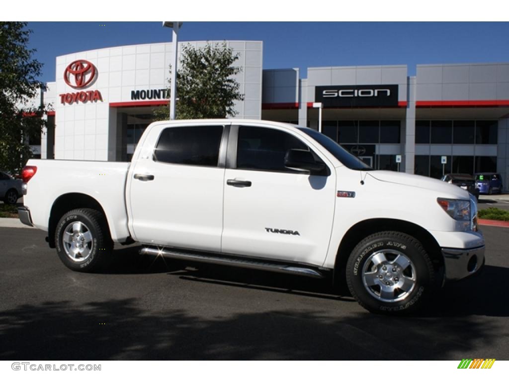 Super White Toyota Tundra