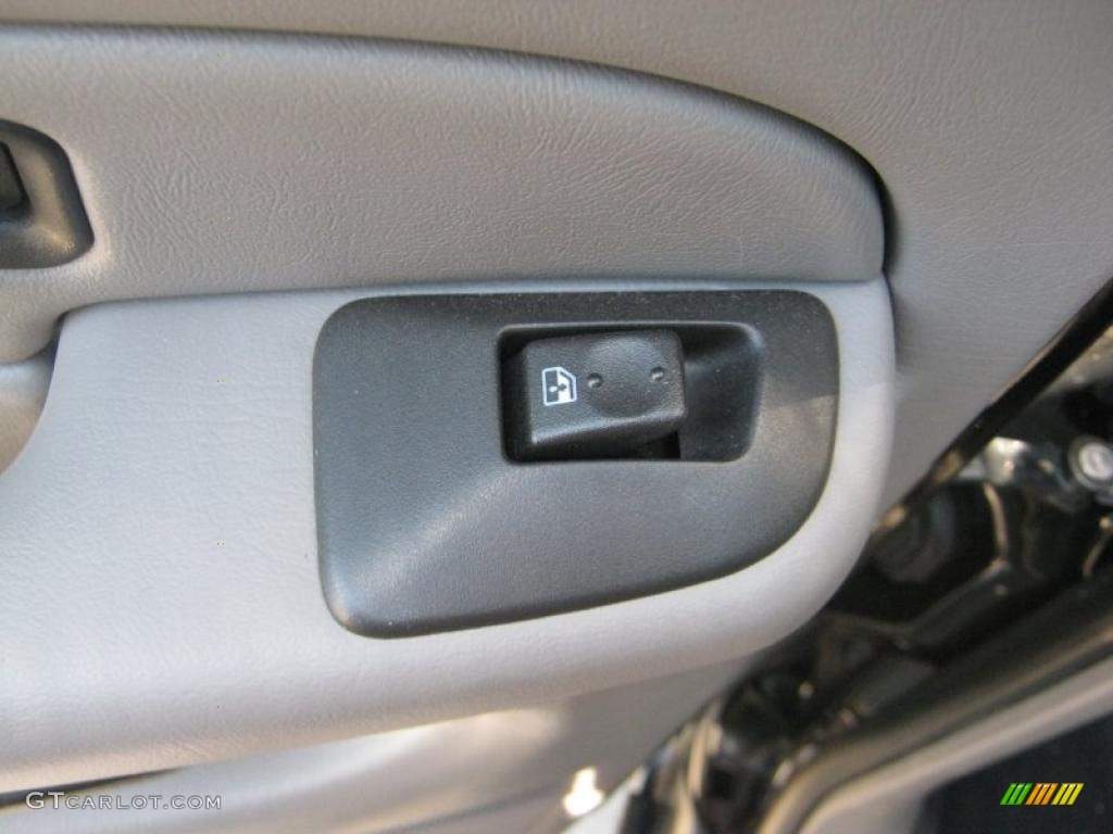 2005 Suburban 1500 LS 4x4 - Black / Gray/Dark Charcoal photo #22