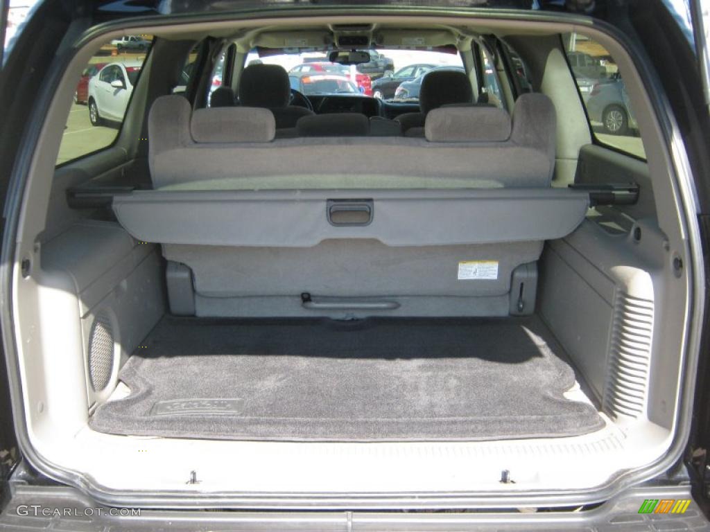 2005 Suburban 1500 LS 4x4 - Black / Gray/Dark Charcoal photo #23