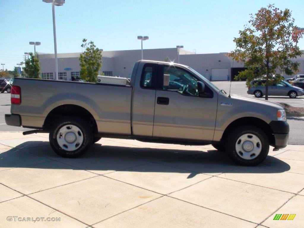 2006 F150 XL Regular Cab - Arizona Beige Metallic / Tan photo #4