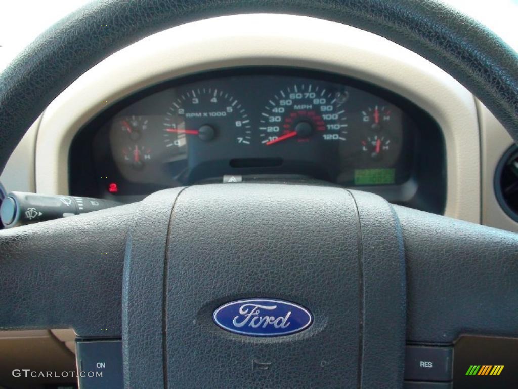 2006 F150 XL Regular Cab - Arizona Beige Metallic / Tan photo #19