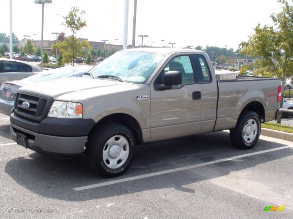 2006 F150 XL Regular Cab - Arizona Beige Metallic / Tan photo #34