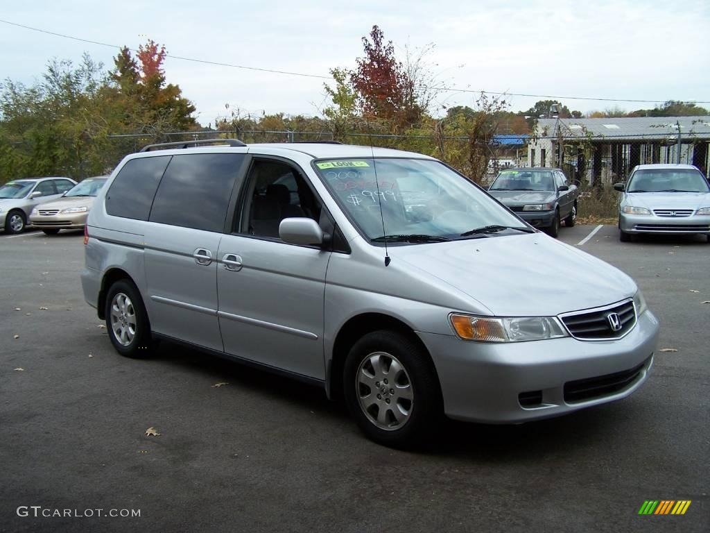Starlight Silver Honda Odyssey