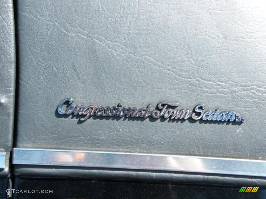 2000 Lincoln Town Car Congressional Town Sedan Marks and Logos Photo #37361628