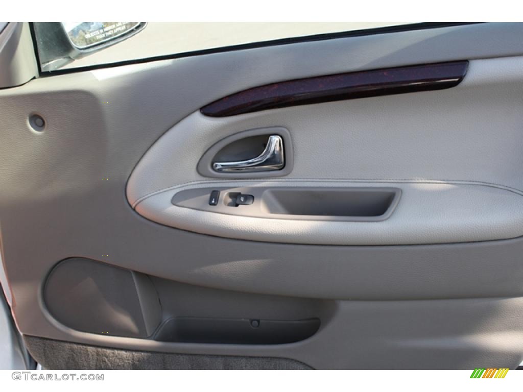 2004 V40  - White / Taupe/Light Taupe photo #8