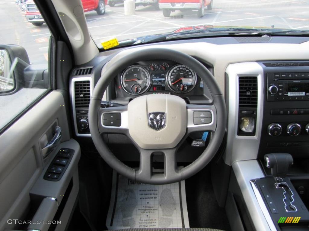 2011 Ram 1500 Big Horn Crew Cab - Hunter Green Pearl / Dark Slate Gray/Medium Graystone photo #11