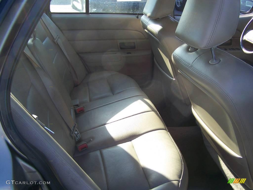 2003 Crown Victoria LX - Arizona Beige Metallic / Medium Parchment photo #6