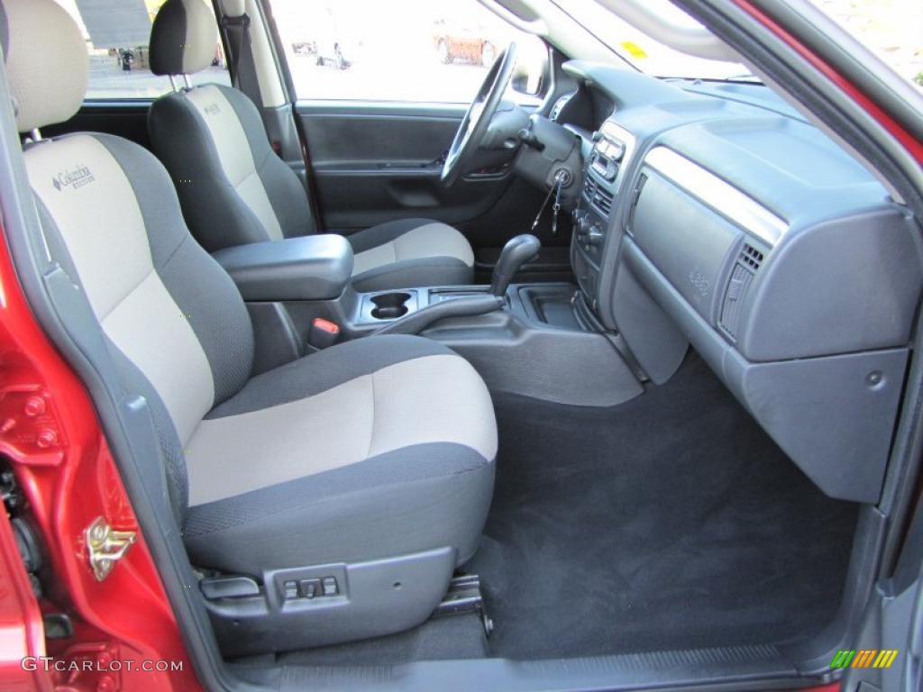 2004 Grand Cherokee Columbia Edition 4x4 - Inferno Red Pearl / Dark Slate Gray photo #19
