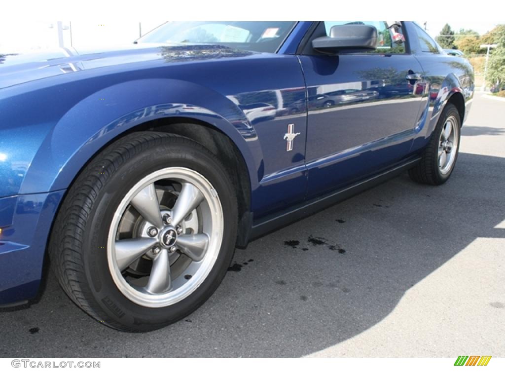 2006 Mustang V6 Premium Coupe - Vista Blue Metallic / Dark Charcoal photo #29