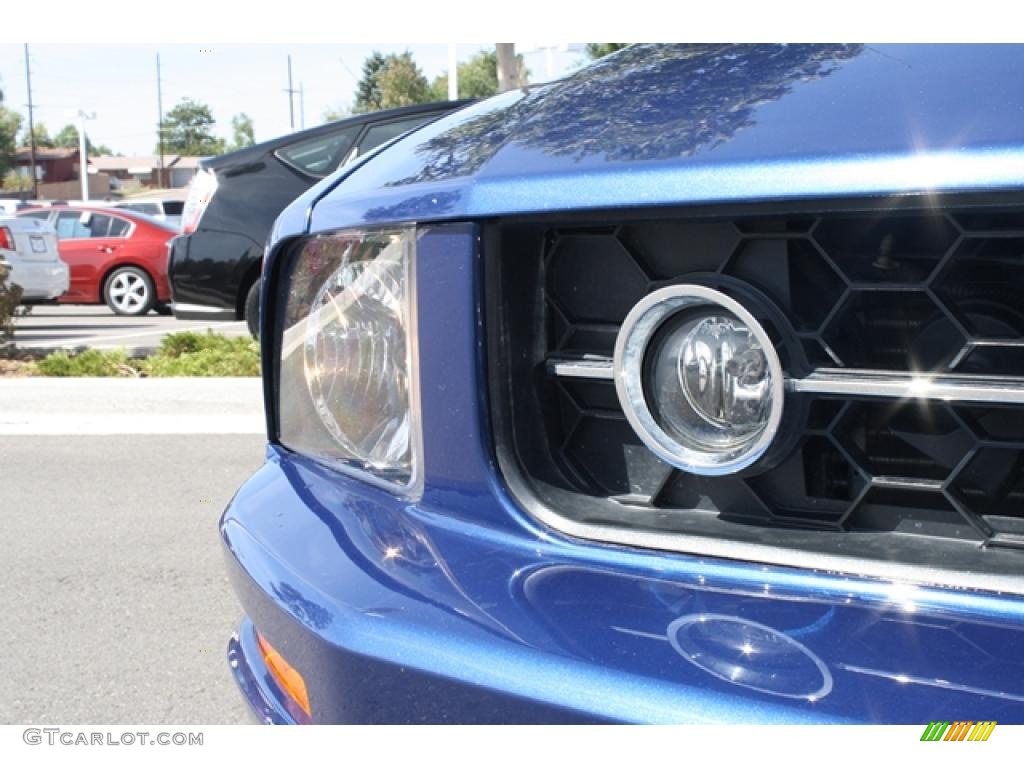 2006 Mustang V6 Premium Coupe - Vista Blue Metallic / Dark Charcoal photo #31