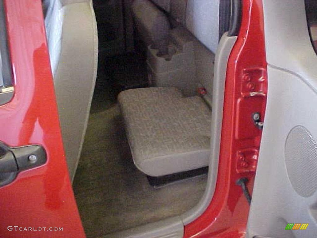 2005 Colorado Extended Cab - Victory Red / Sandstone photo #15