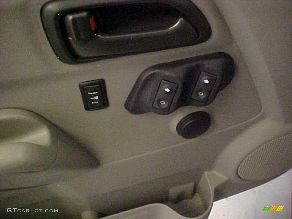 2005 Colorado Extended Cab - Victory Red / Sandstone photo #17