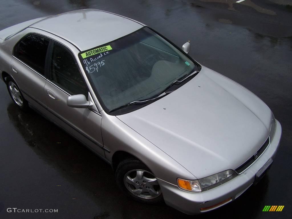 1996 Accord LX Sedan - Heather Mist Metallic / Beige photo #1