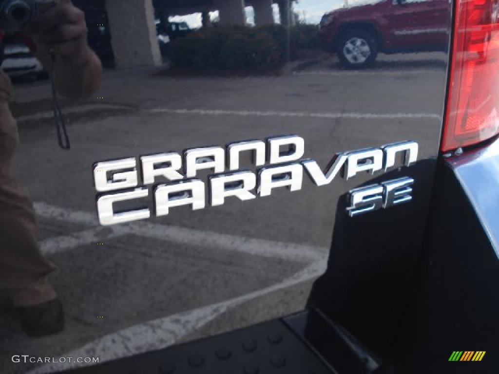 2010 Grand Caravan SE Hero - Blackberry Metallic / Dark Slate Gray/Light Shale photo #16