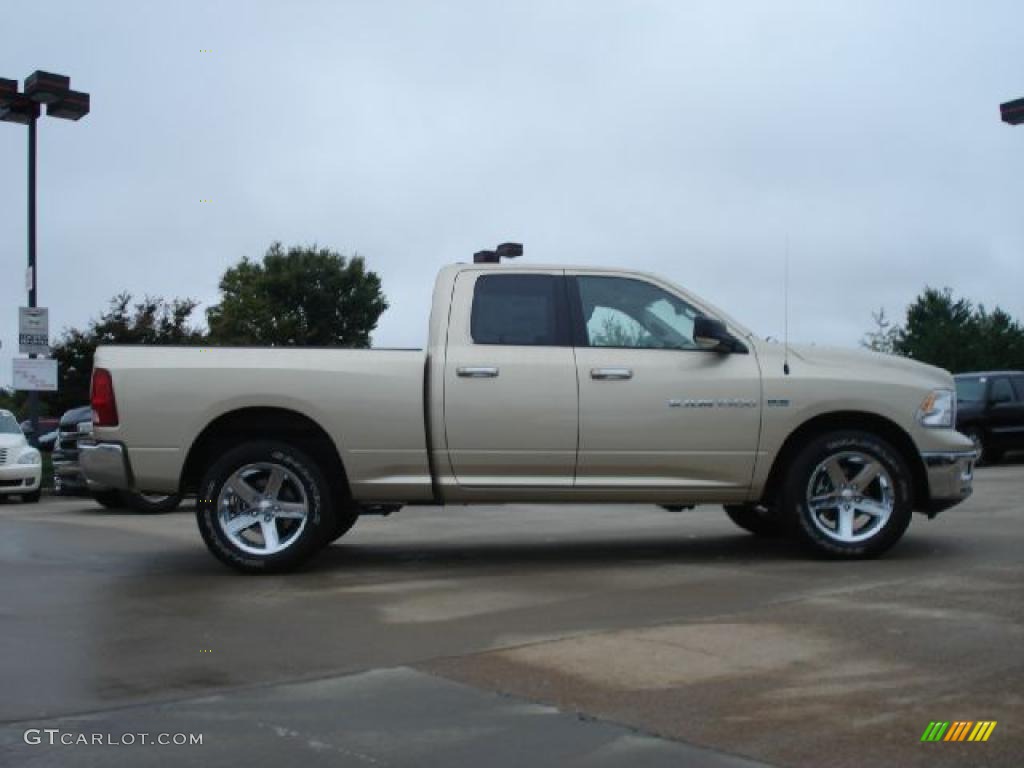 2011 Ram 1500 Big Horn Quad Cab 4x4 - White Gold / Dark Slate Gray/Medium Graystone photo #2