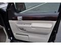 Black Clearcoat - Aviator Luxury AWD Photo No. 29