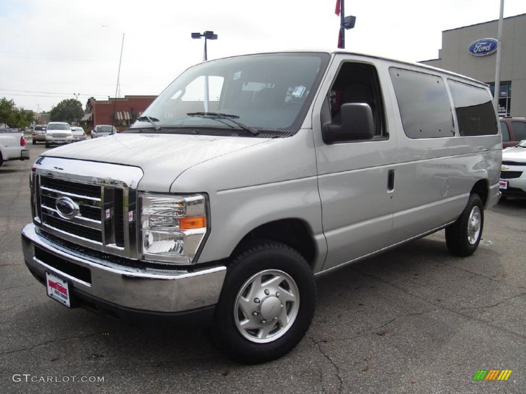 Ingot Silver Metallic 2010 Ford E Series Van E350 XLT Passenger Exterior Photo #37392077