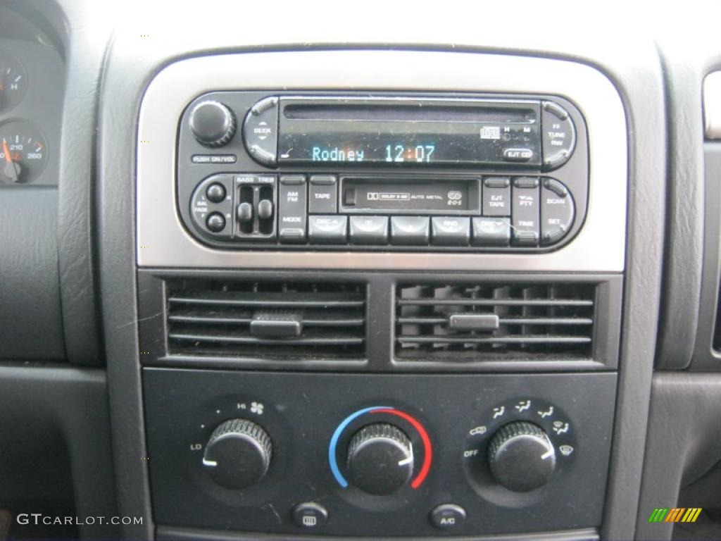 2004 Grand Cherokee Laredo 4x4 - Graphite Metallic / Dark Slate Gray photo #7