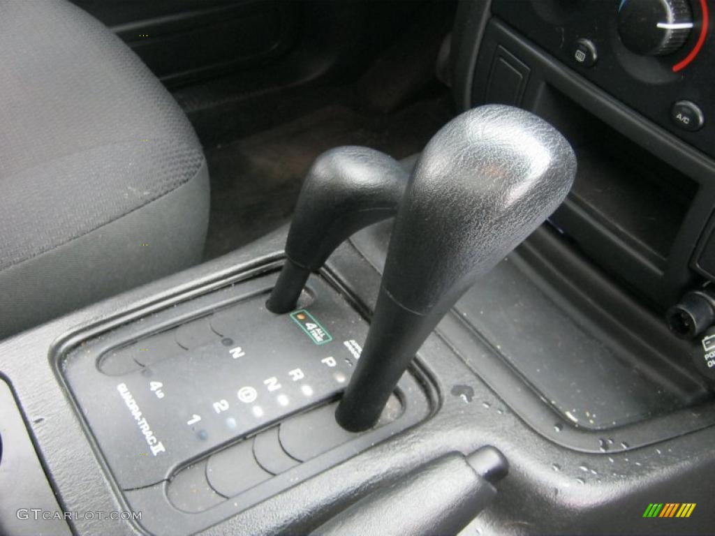 2004 Grand Cherokee Laredo 4x4 - Graphite Metallic / Dark Slate Gray photo #19