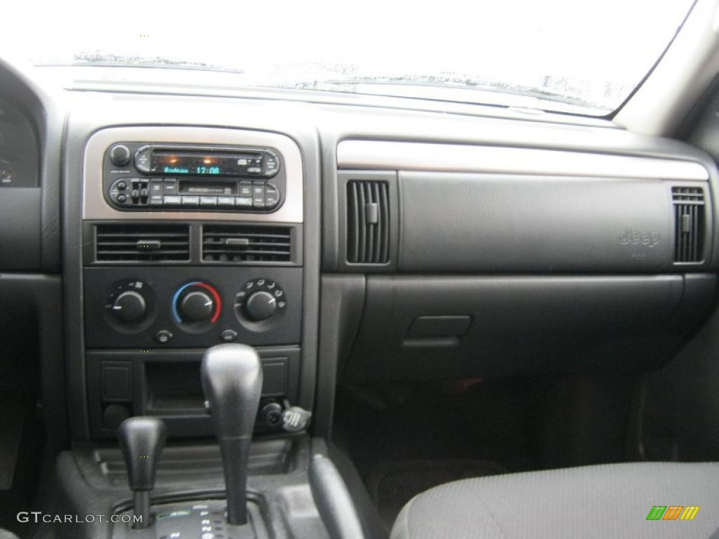 2004 Grand Cherokee Laredo 4x4 - Graphite Metallic / Dark Slate Gray photo #21