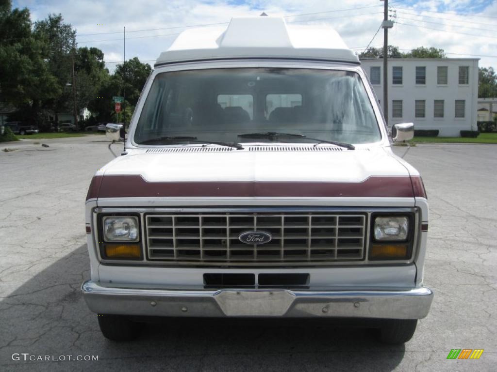 White Ford E Series Van