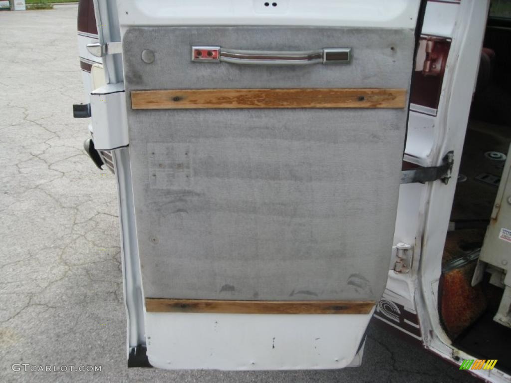 1991 E Series Van E150 Passenger Conversion - White / Burgundy photo #19