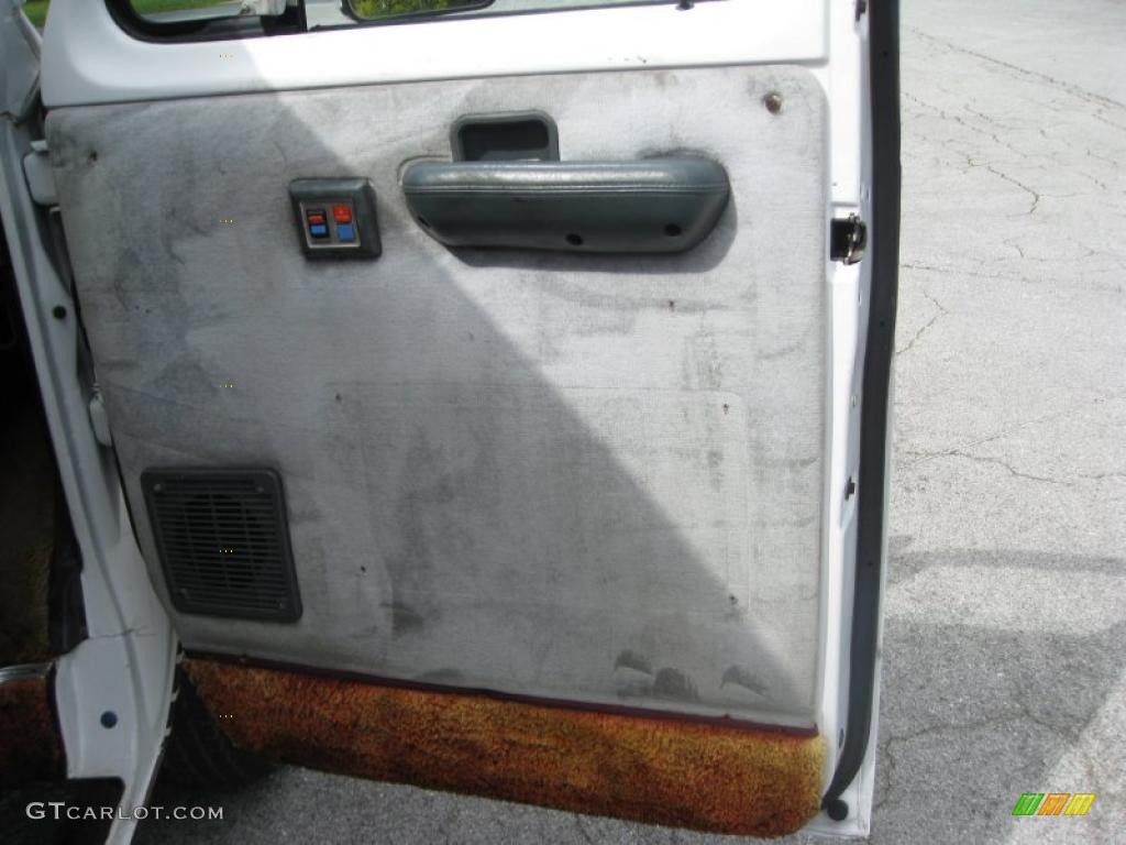 1991 E Series Van E150 Passenger Conversion - White / Burgundy photo #22