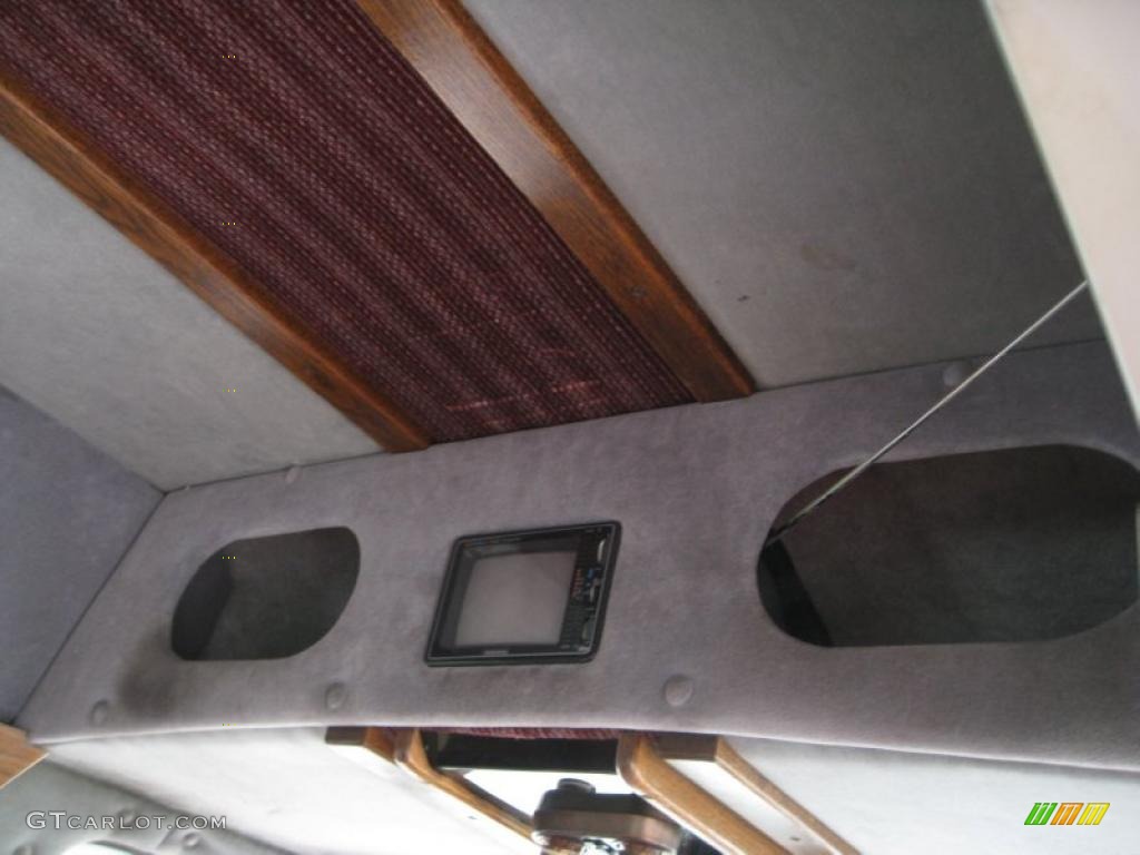 1991 E Series Van E150 Passenger Conversion - White / Burgundy photo #27