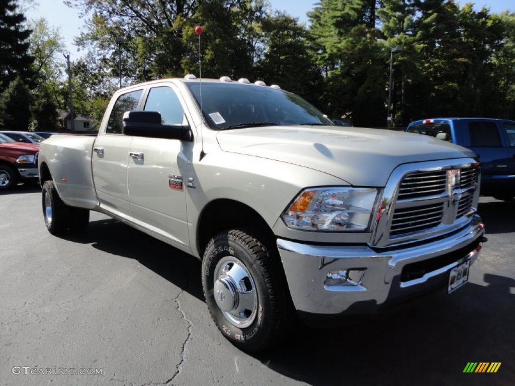 2010 Ram 3500 Big Horn Edition Crew Cab 4x4 Dually - Light Graystone Pearl / Dark Slate/Medium Graystone photo #4