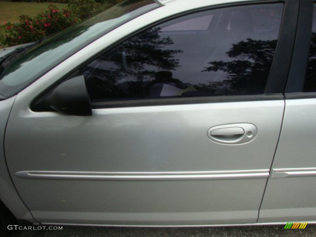 2004 Sebring Limited Sedan - Bright Silver Metallic / Dark Slate Gray photo #7