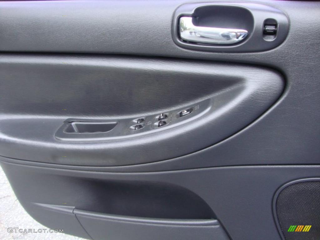 2004 Sebring Limited Sedan - Bright Silver Metallic / Dark Slate Gray photo #11