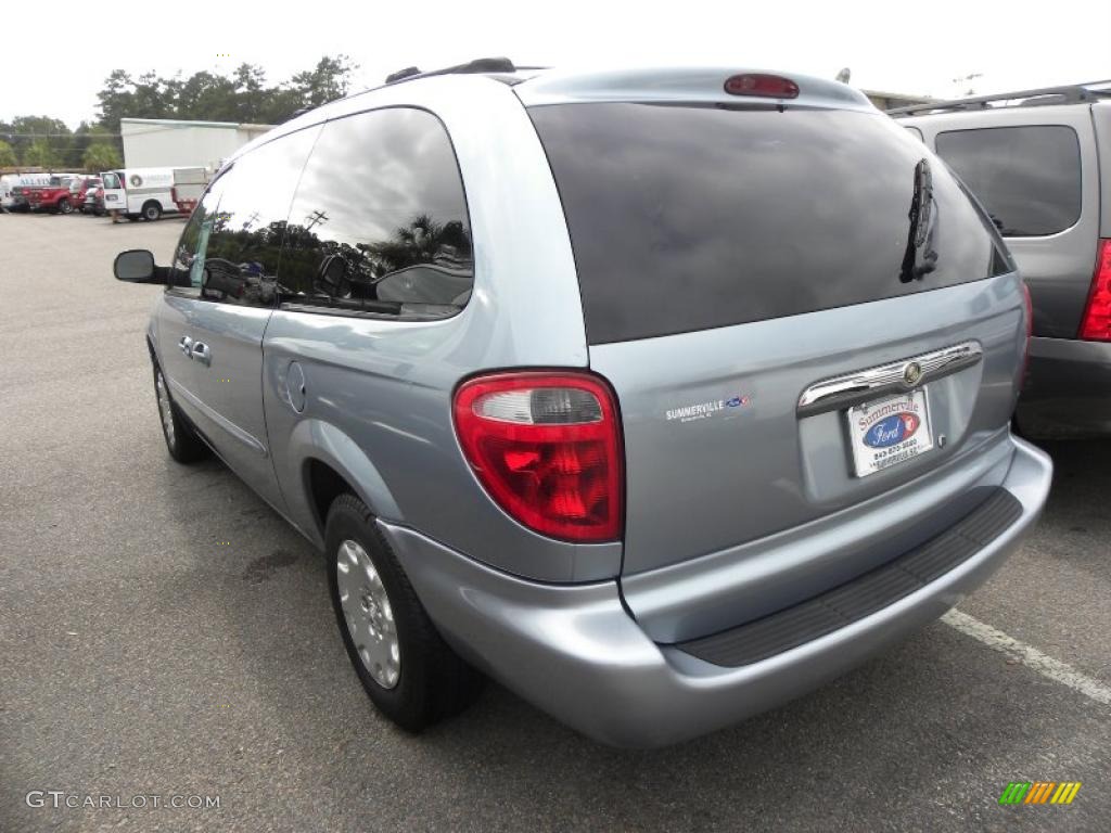 2003 Town & Country LX - Butane Blue Pearl / Taupe photo #15