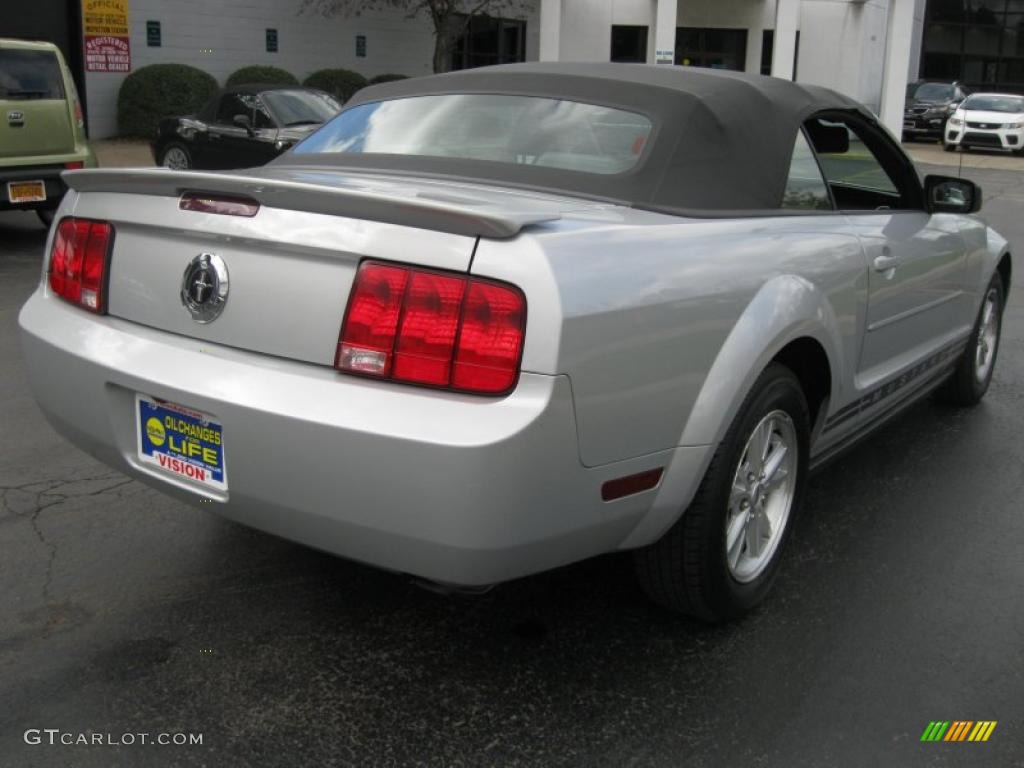 2007 Mustang V6 Deluxe Convertible - Tungsten Grey Metallic / Light Graphite photo #2