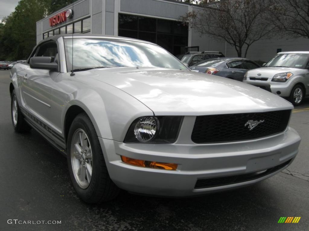2007 Mustang V6 Deluxe Convertible - Tungsten Grey Metallic / Light Graphite photo #15