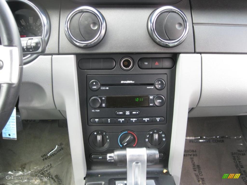 2007 Mustang V6 Deluxe Convertible - Tungsten Grey Metallic / Light Graphite photo #22