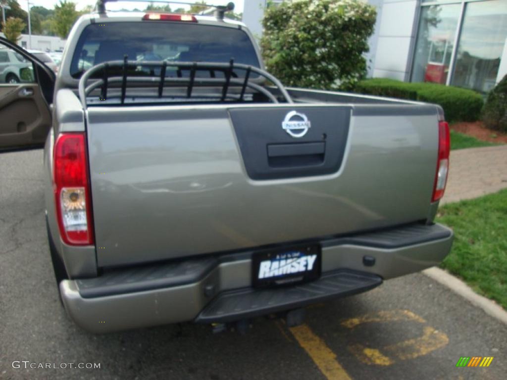 2007 Frontier LE Crew Cab 4x4 - Desert Stone / Desert photo #3