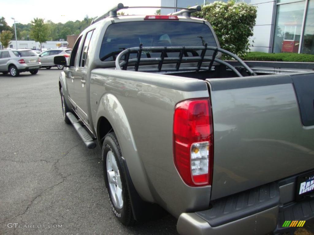 2007 Frontier LE Crew Cab 4x4 - Desert Stone / Desert photo #7