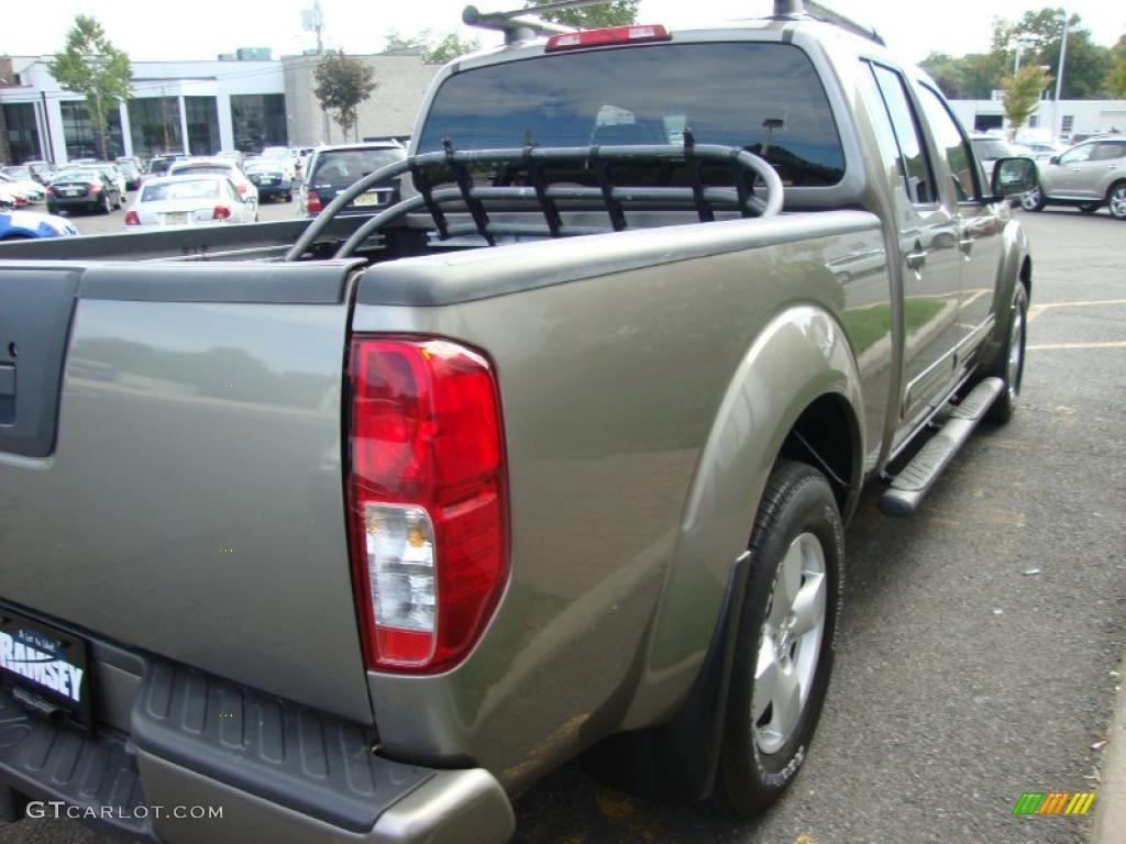 2007 Frontier LE Crew Cab 4x4 - Desert Stone / Desert photo #9