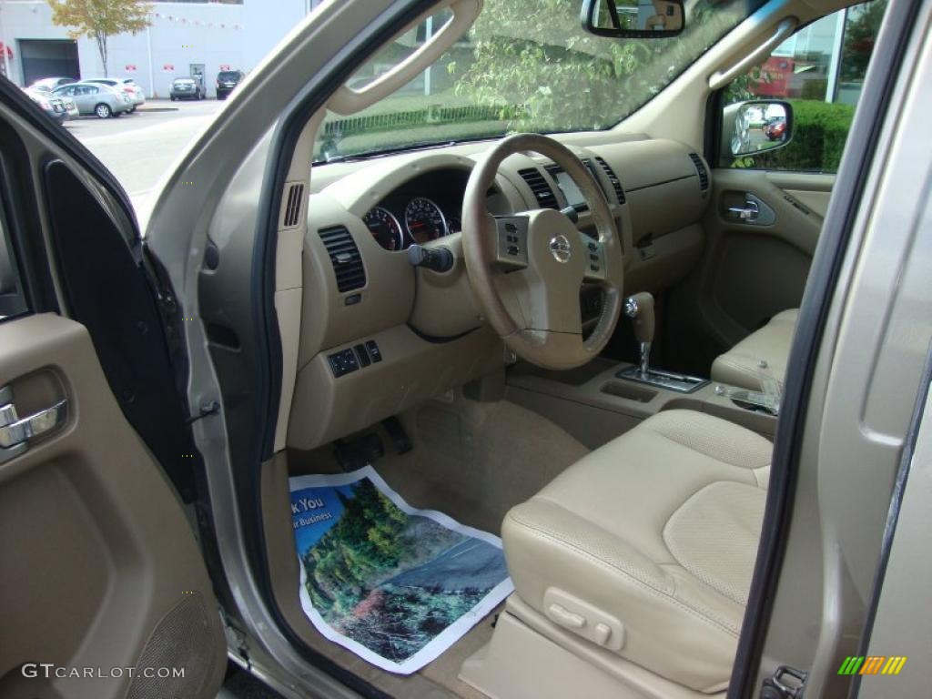 2007 Frontier LE Crew Cab 4x4 - Desert Stone / Desert photo #14