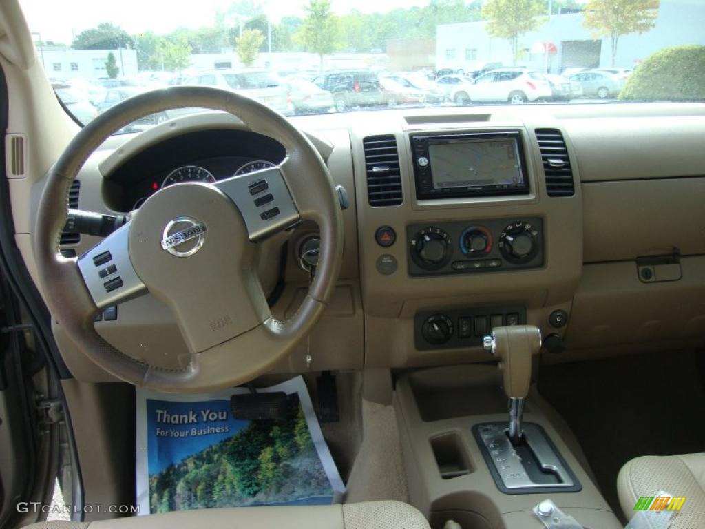 2007 Frontier LE Crew Cab 4x4 - Desert Stone / Desert photo #29