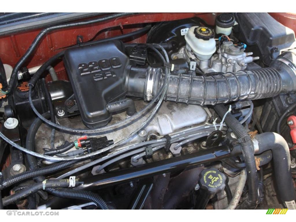 1998 Chevrolet Cavalier Coupe 2.2 Liter OHV 8-Valve 4 Cylinder Engine Photo #37415090