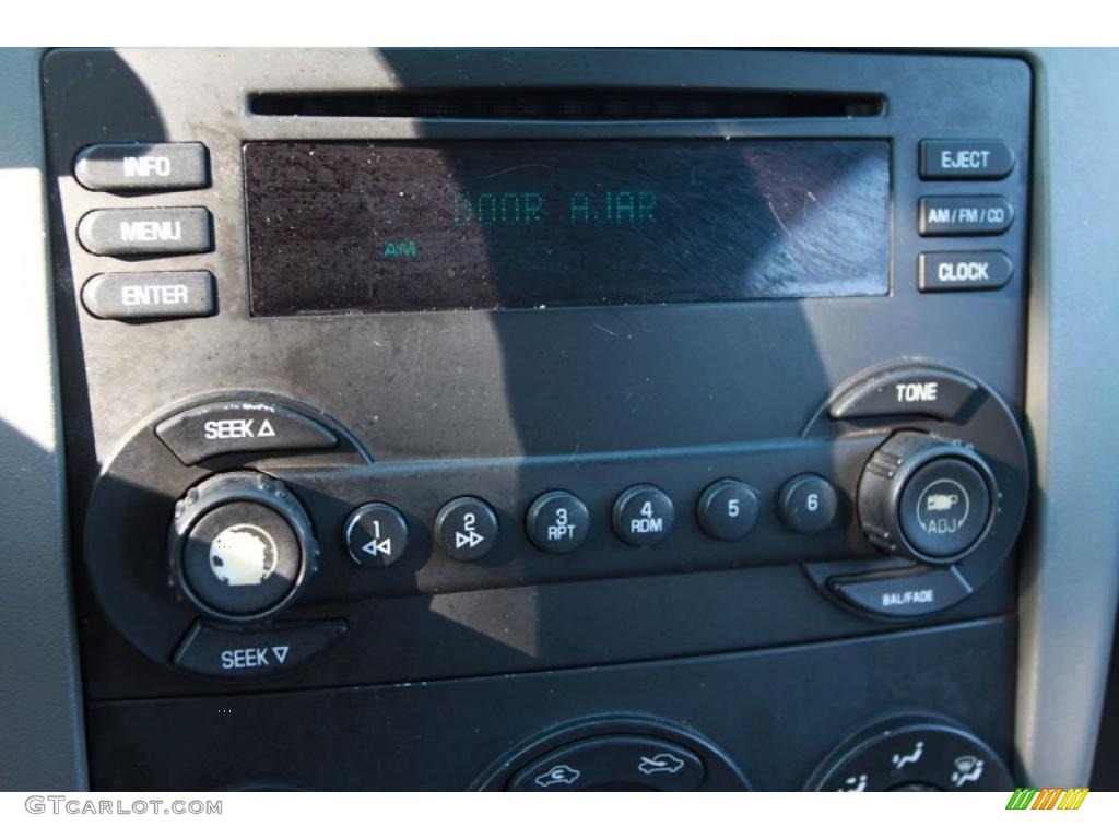 2005 Malibu Sedan - Black / Gray photo #17