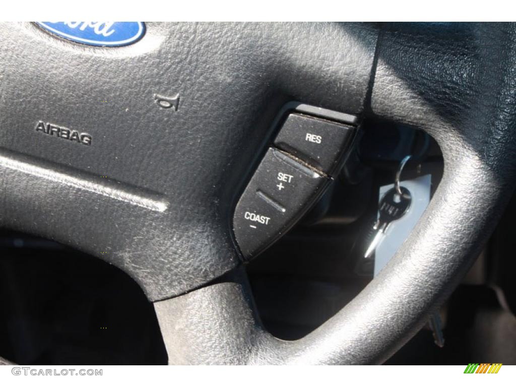 2002 Explorer XLT - Black Clearcoat / Graphite photo #24