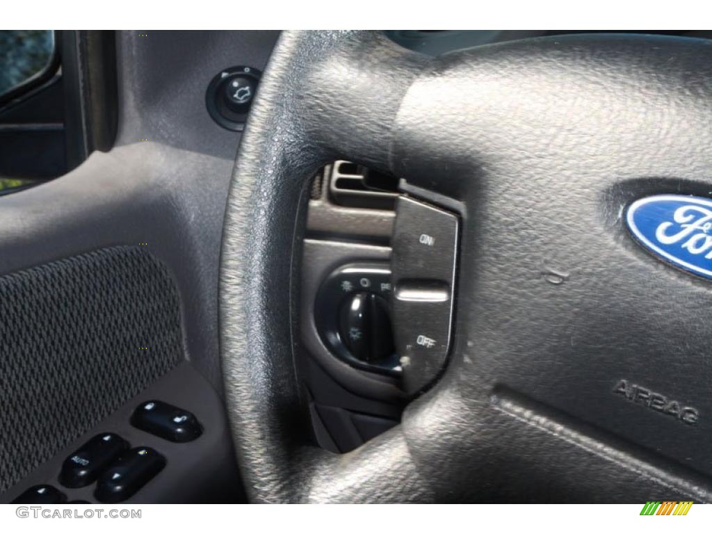 2002 Explorer XLT - Black Clearcoat / Graphite photo #25