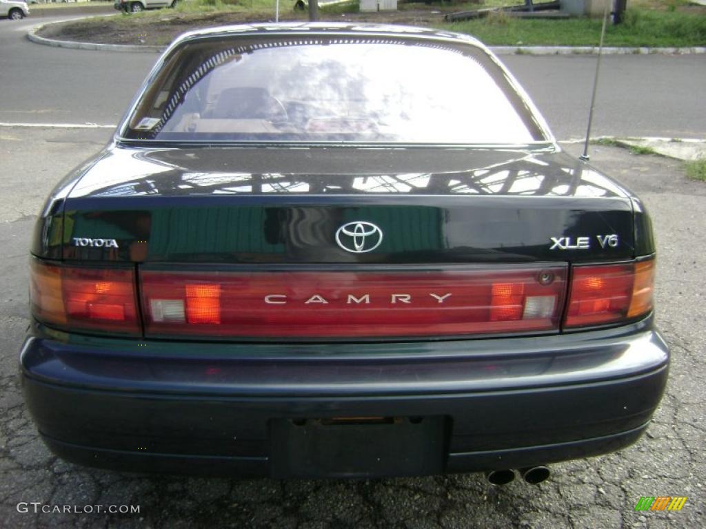 1994 Camry XLE V6 Sedan - Dark Emerald Pearl / Beige photo #2