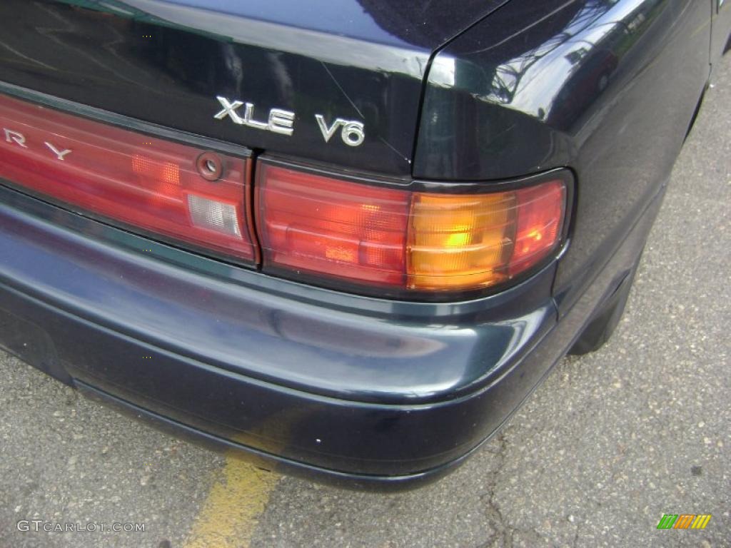 1994 Camry XLE V6 Sedan - Dark Emerald Pearl / Beige photo #22