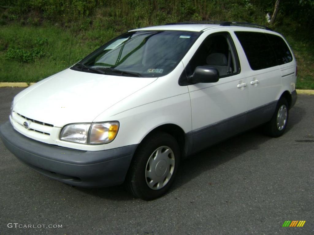 1999 Sienna LE - Super White / Gray photo #1