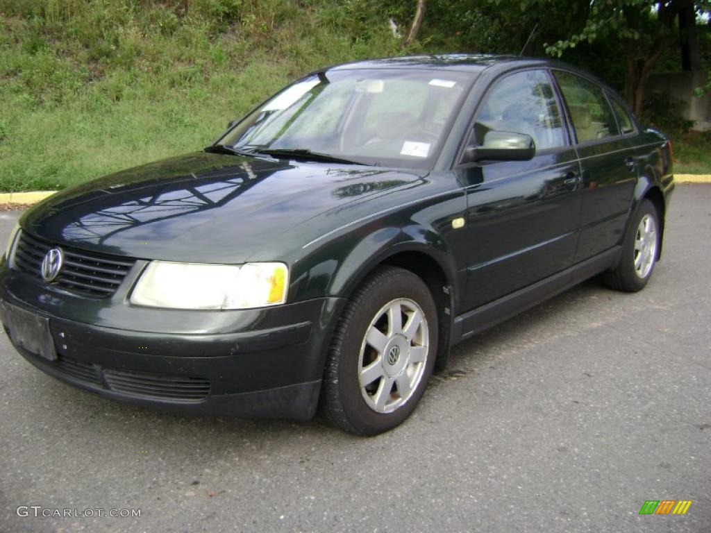 1999 Passat GLS V6 Sedan - Royal Green Pearl / Beige photo #1